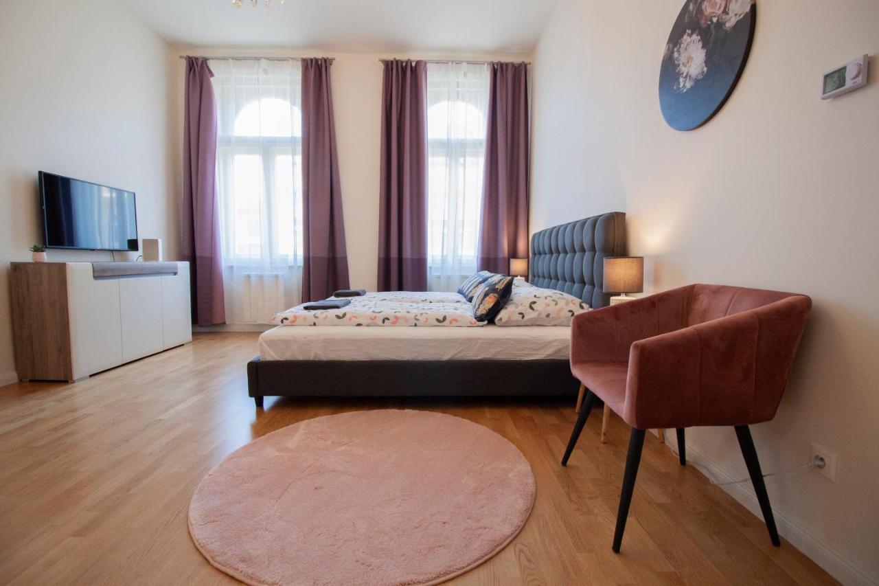 Stay Inn Apartments Stepanska Prague Exterior photo